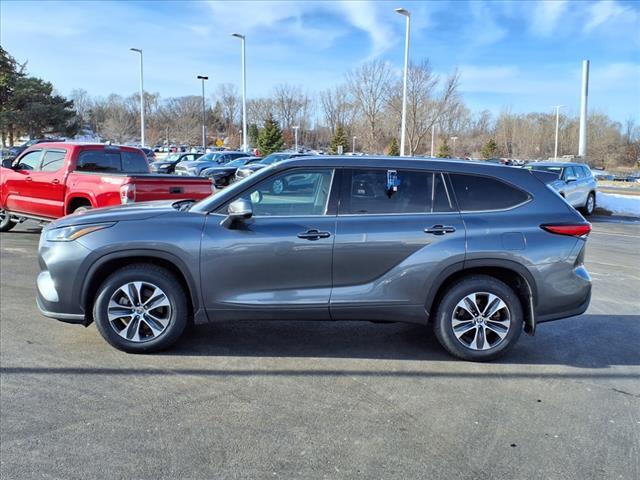 used 2021 Toyota Highlander car, priced at $40,211