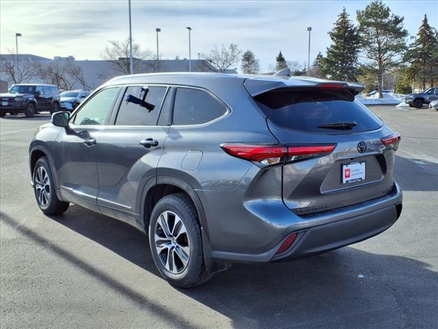 used 2021 Toyota Highlander car, priced at $40,211