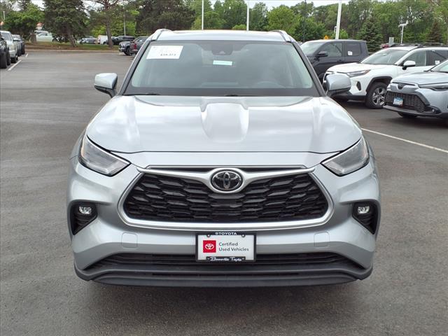 used 2021 Toyota Highlander car, priced at $39,116
