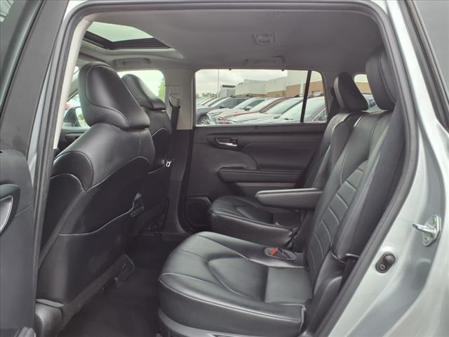 used 2021 Toyota Highlander car, priced at $39,116
