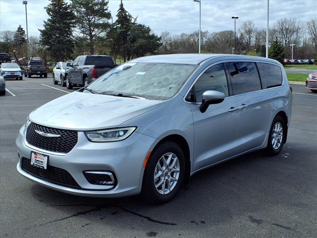 used 2023 Chrysler Pacifica car, priced at $32,987