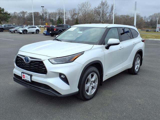 used 2022 Toyota Highlander Hybrid car, priced at $36,982