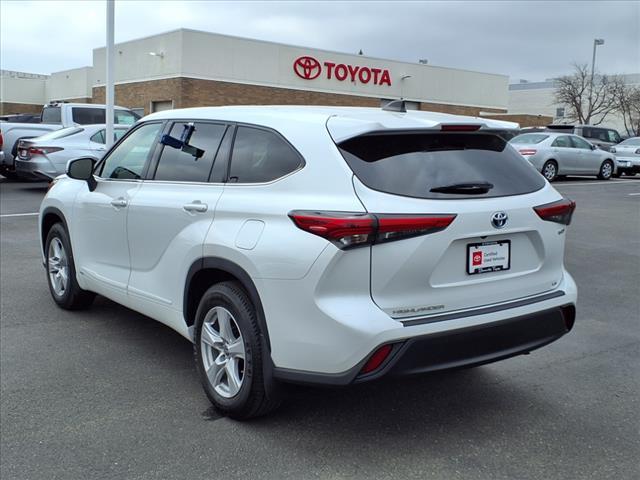 used 2022 Toyota Highlander Hybrid car, priced at $36,982