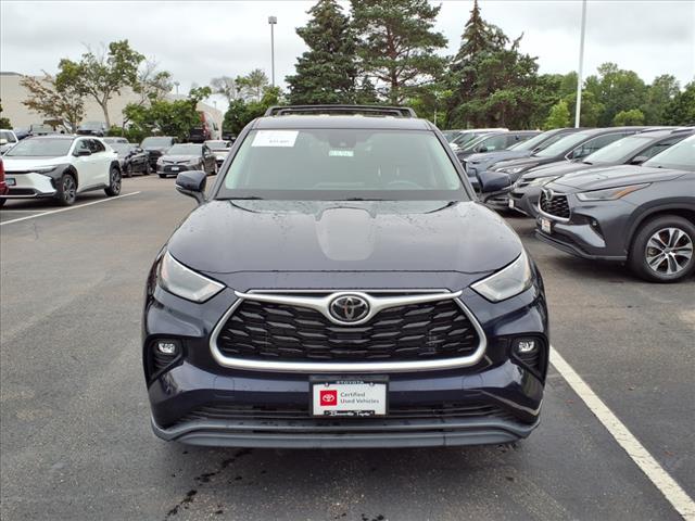 used 2022 Toyota Highlander car, priced at $35,439