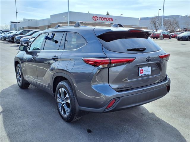 used 2022 Toyota Highlander car, priced at $40,980