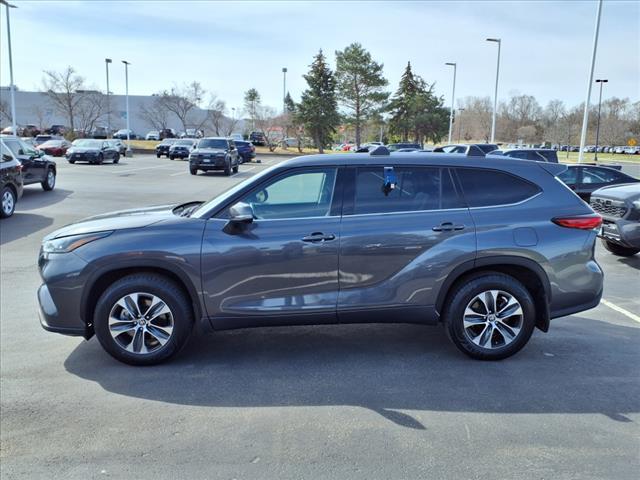 used 2022 Toyota Highlander car, priced at $40,980