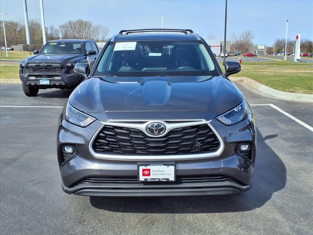 used 2022 Toyota Highlander car, priced at $40,980