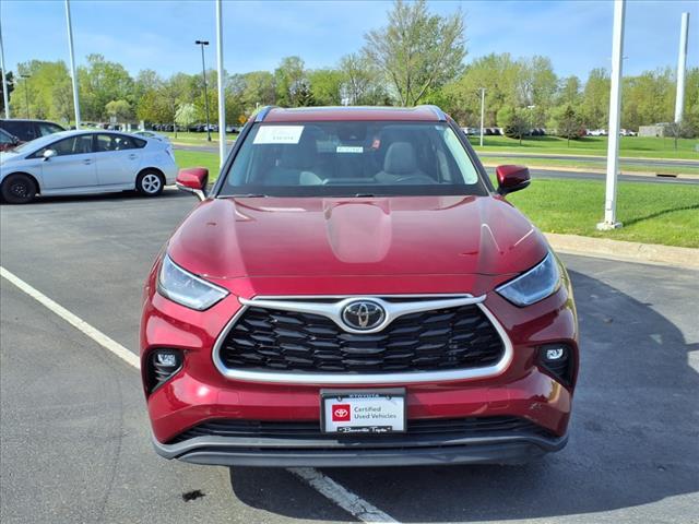 used 2021 Toyota Highlander car, priced at $38,771