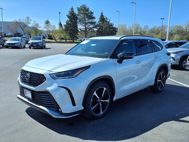 used 2022 Toyota Highlander car, priced at $41,679