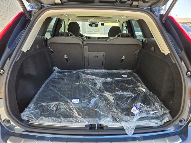 new 2025 Volvo XC60 car, priced at $52,038