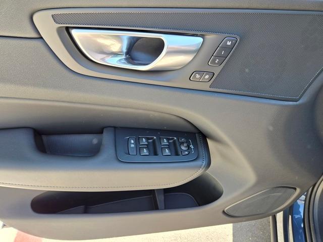 new 2025 Volvo XC60 car, priced at $52,038