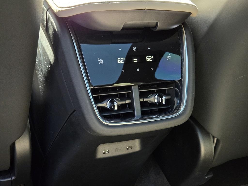 new 2025 Volvo EX90 car, priced at $80,050