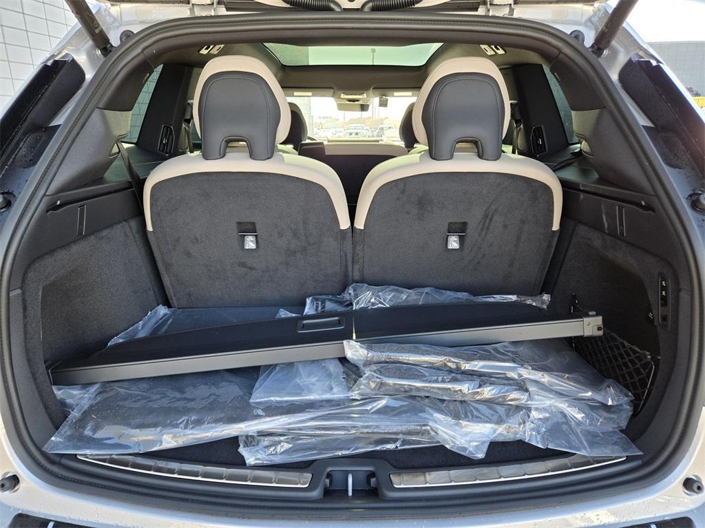 new 2025 Volvo EX90 car, priced at $80,050