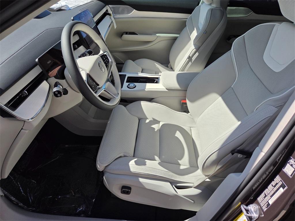new 2025 Volvo EX90 car, priced at $87,375