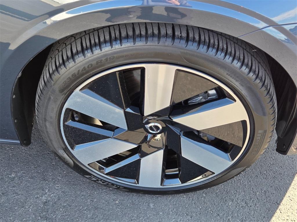 used 2024 Volvo S60 Recharge Plug-In Hybrid car, priced at $42,775