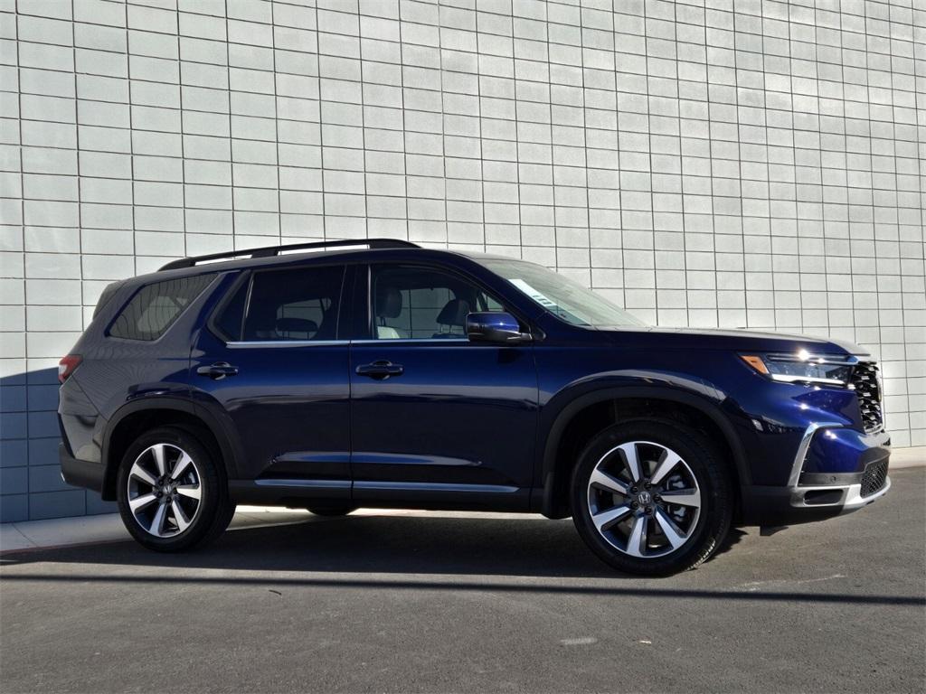 used 2025 Honda Pilot car, priced at $42,984