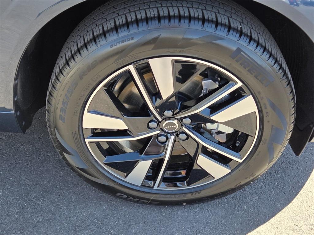 new 2026 Volvo XC60 Plug-In Hybrid car, priced at $60,685