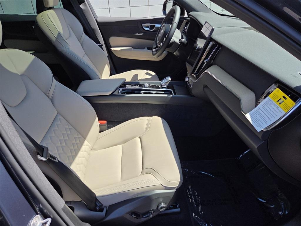 new 2026 Volvo XC60 Plug-In Hybrid car, priced at $60,685