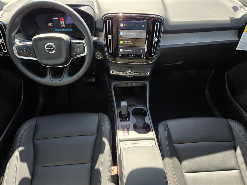 new 2025 Volvo XC40 car, priced at $46,035