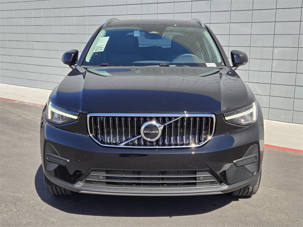 new 2025 Volvo XC40 car, priced at $46,035