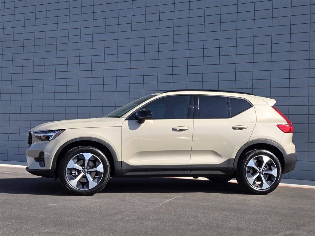 new 2025 Volvo XC40 car, priced at $43,382