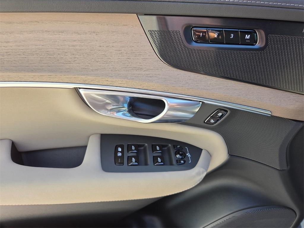 new 2026 Volvo XC90 car, priced at $78,875
