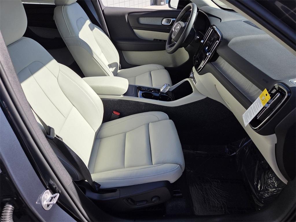 new 2026 Volvo XC40 car, priced at $51,975