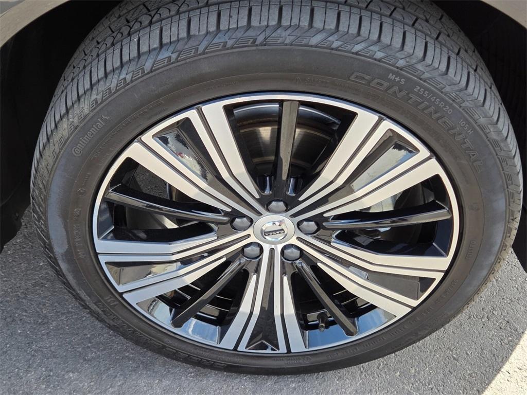 used 2023 Volvo XC60 car, priced at $43,984