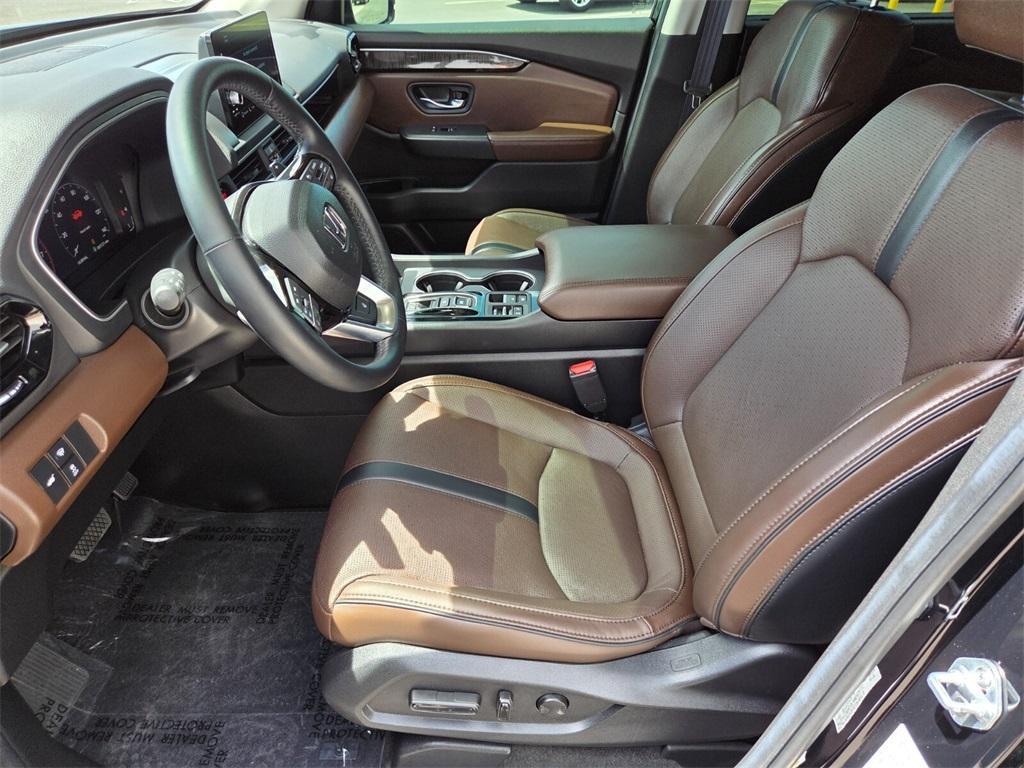 used 2025 Honda Pilot car, priced at $49,884