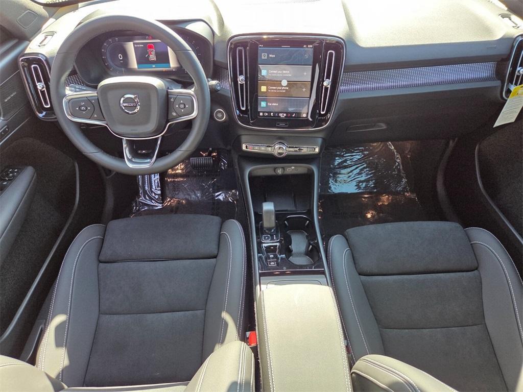 new 2025 Volvo XC40 car, priced at $55,620