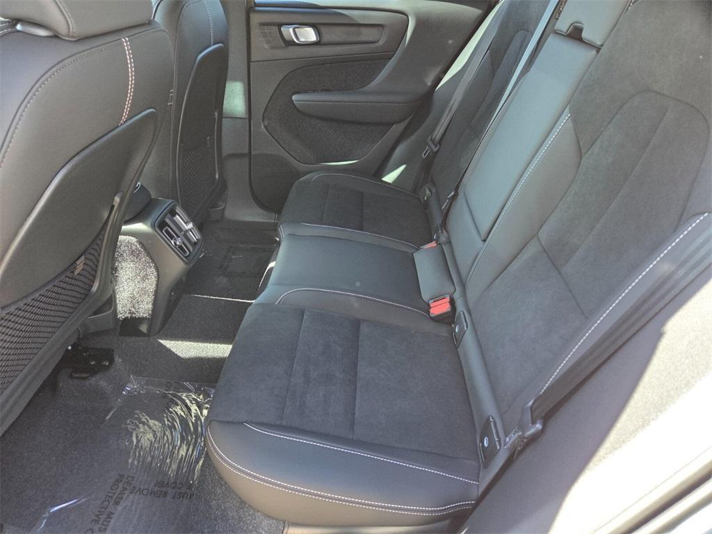 new 2025 Volvo XC40 car, priced at $55,620