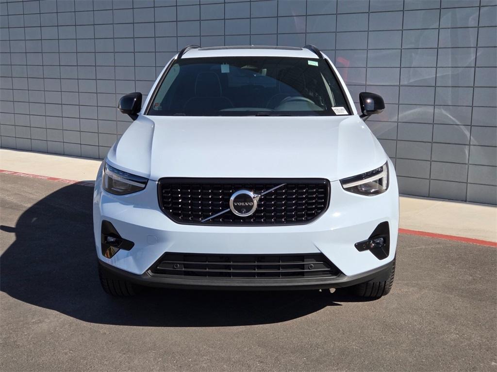 new 2025 Volvo XC40 car, priced at $55,620