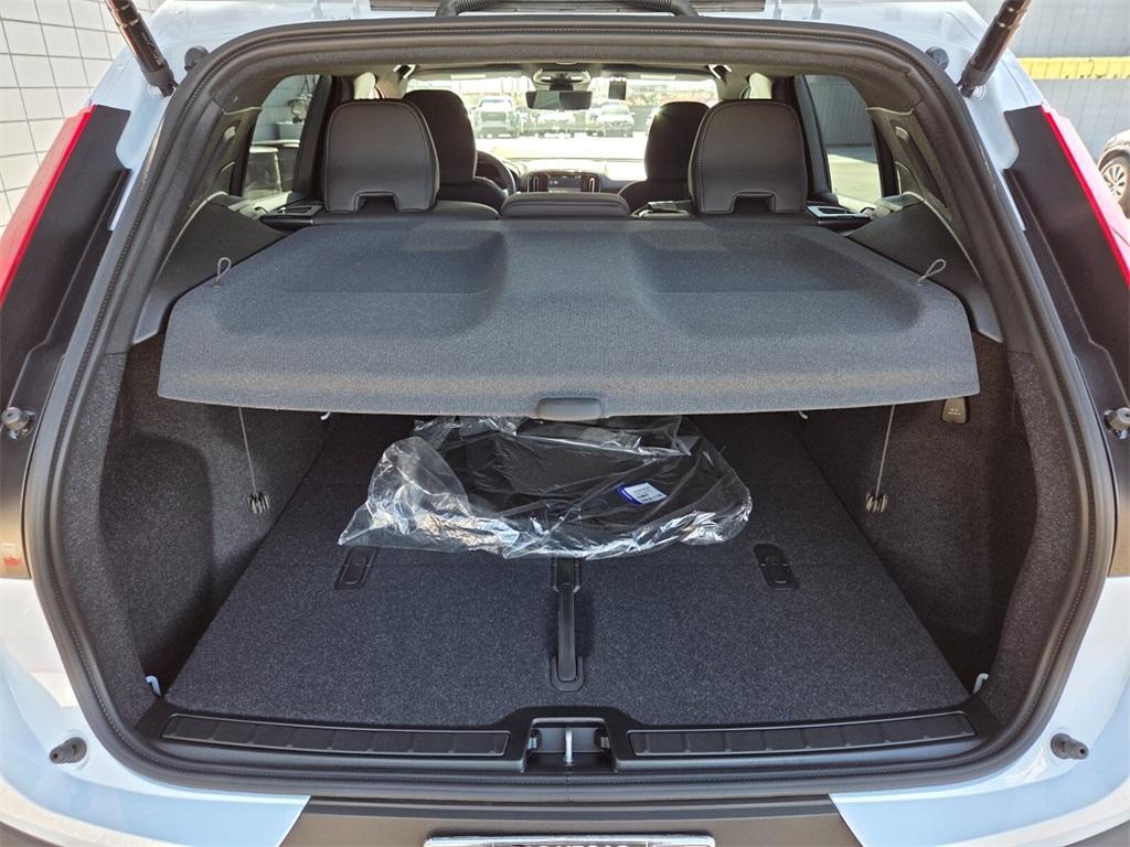 new 2025 Volvo XC40 car, priced at $55,620