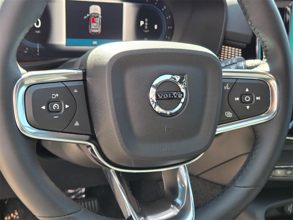 new 2025 Volvo XC40 car, priced at $55,620