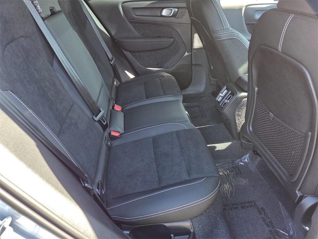 new 2025 Volvo XC40 car, priced at $55,620