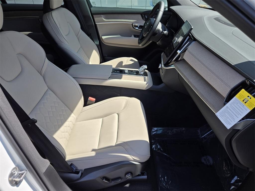 new 2025 Volvo XC90 Plug-In Hybrid car, priced at $73,077