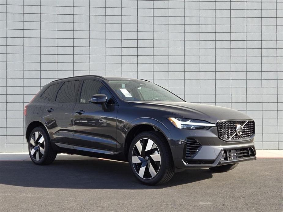 new 2025 Volvo XC60 Plug-In Hybrid car