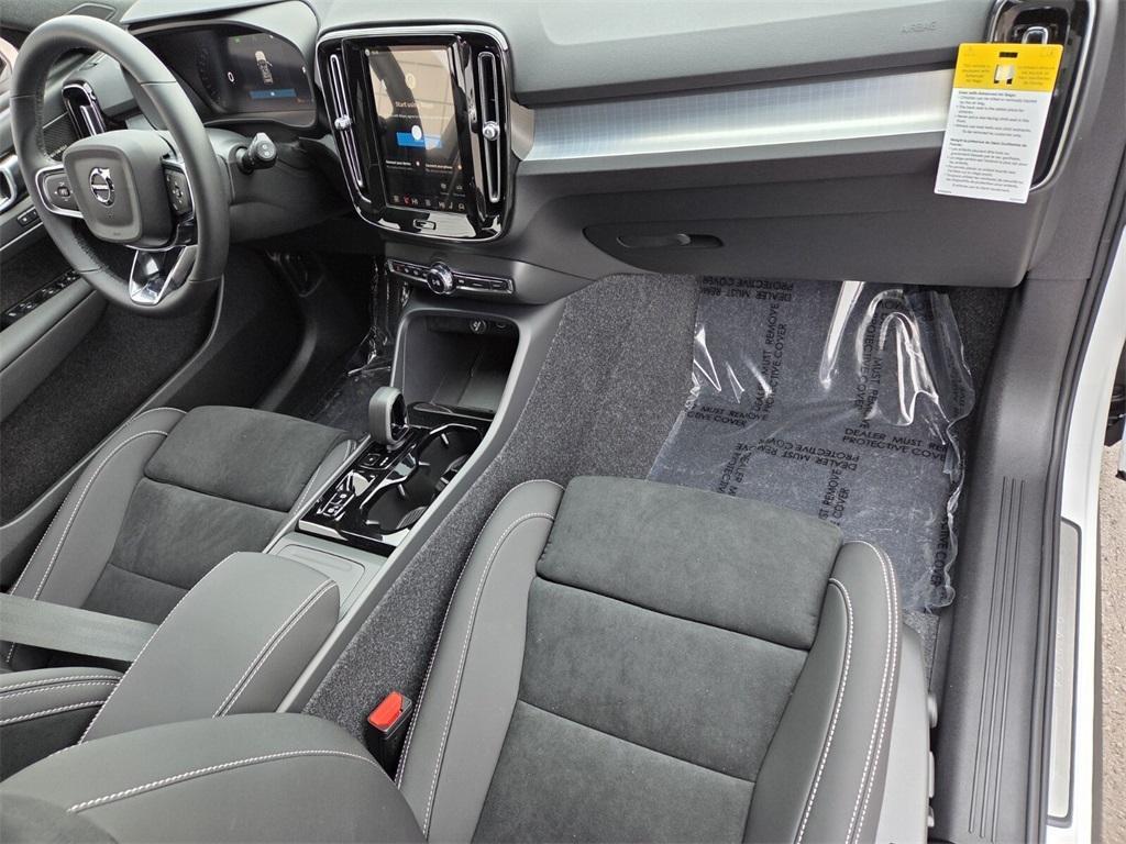 new 2026 Volvo XC40 car, priced at $52,625