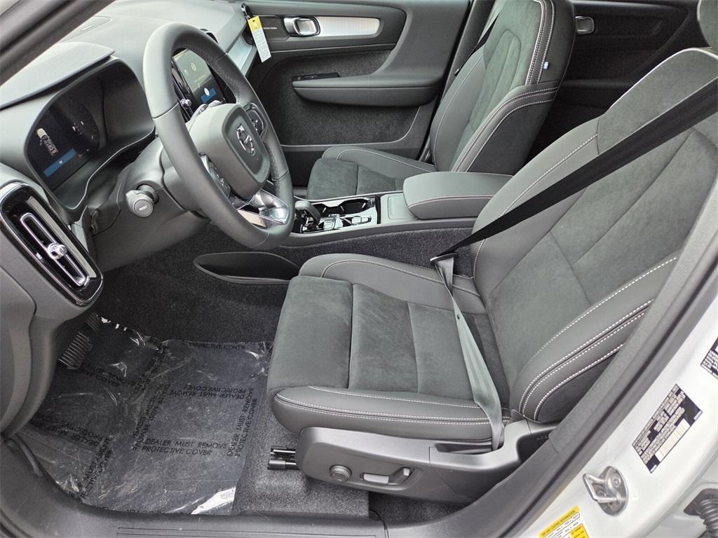 new 2026 Volvo XC40 car, priced at $52,625