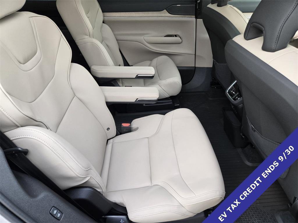 new 2025 Volvo EX90 car, priced at $84,069
