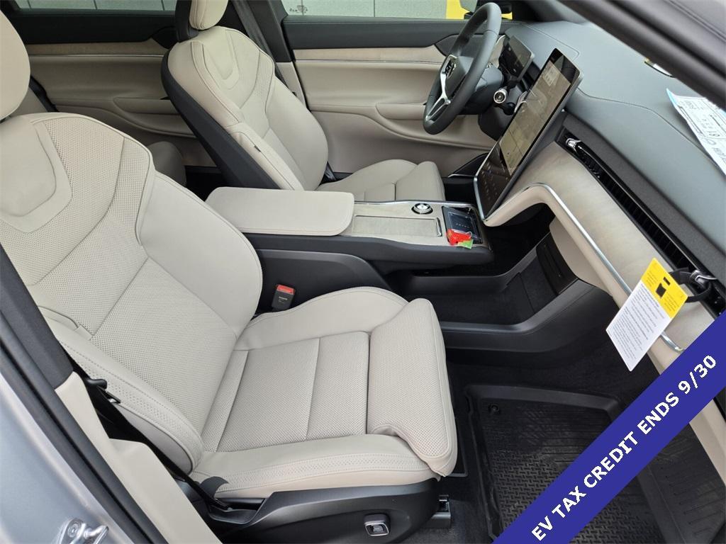new 2025 Volvo EX90 car, priced at $84,069