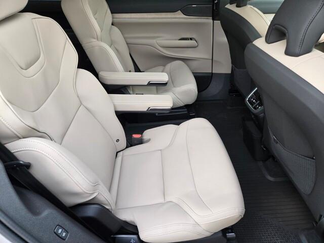 new 2025 Volvo EX90 car, priced at $96,420