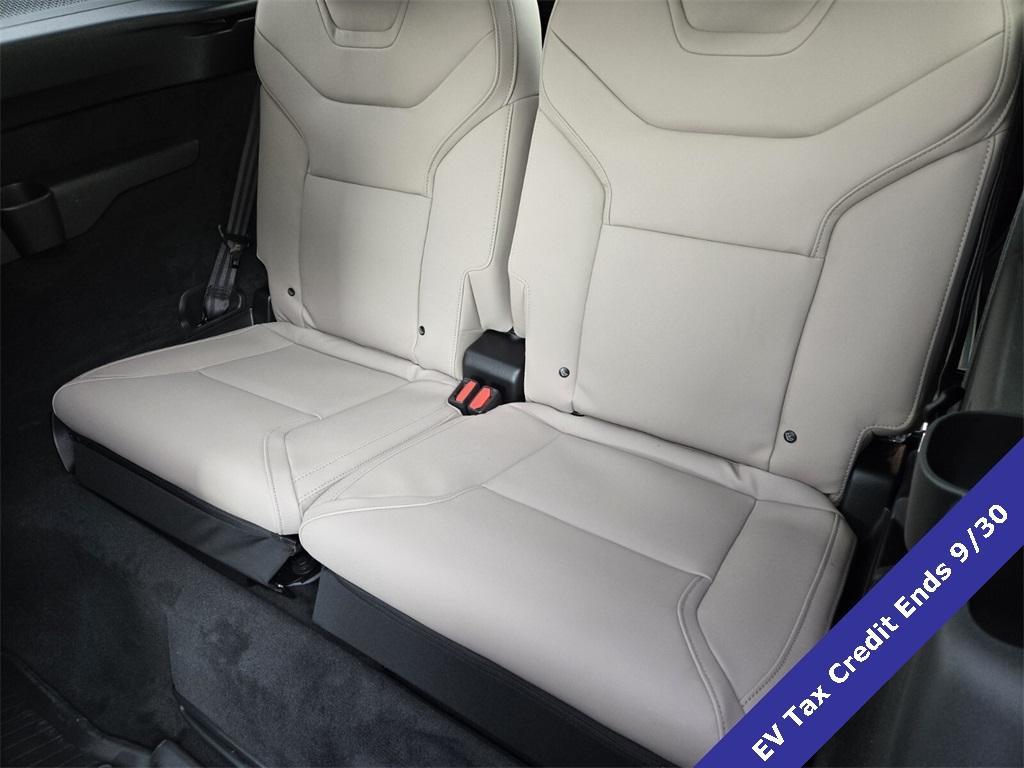 new 2025 Volvo EX90 car, priced at $86,140