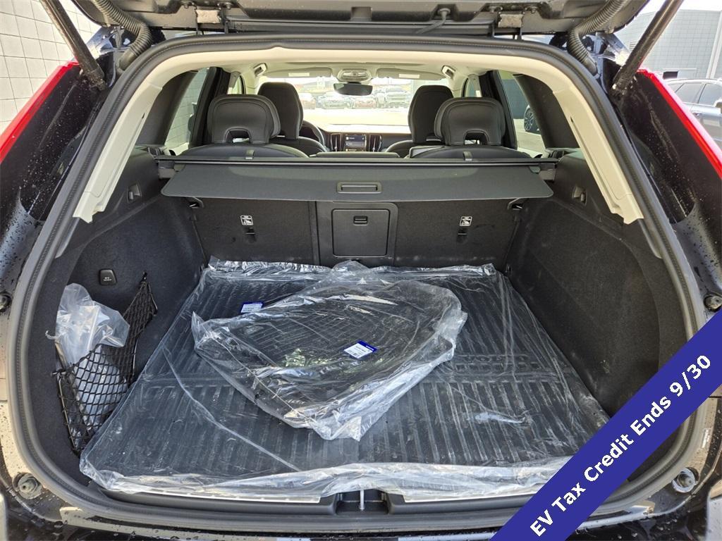 new 2025 Volvo XC60 Plug-In Hybrid car, priced at $65,437