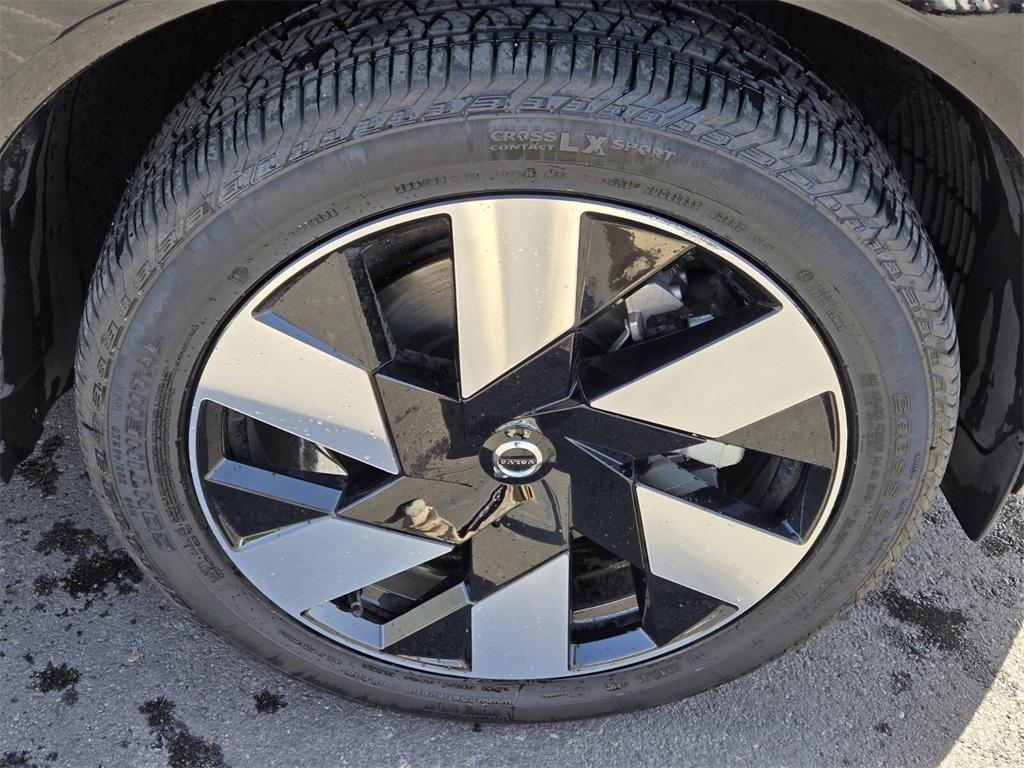 new 2025 Volvo XC60 Plug-In Hybrid car, priced at $65,415