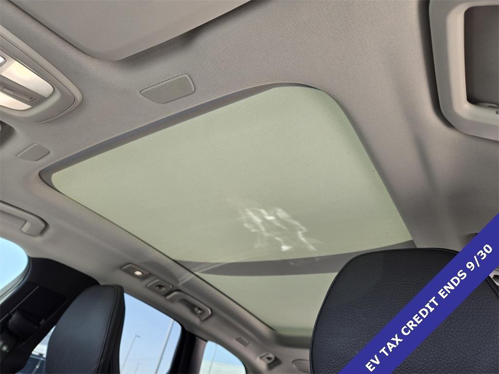 new 2025 Volvo XC60 Plug-In Hybrid car, priced at $65,415