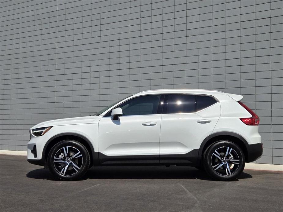 new 2025 Volvo XC40 car