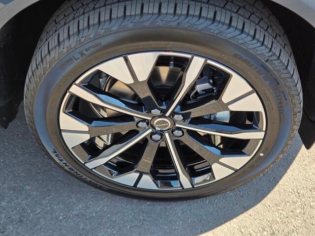 new 2026 Volvo XC60 car, priced at $54,985