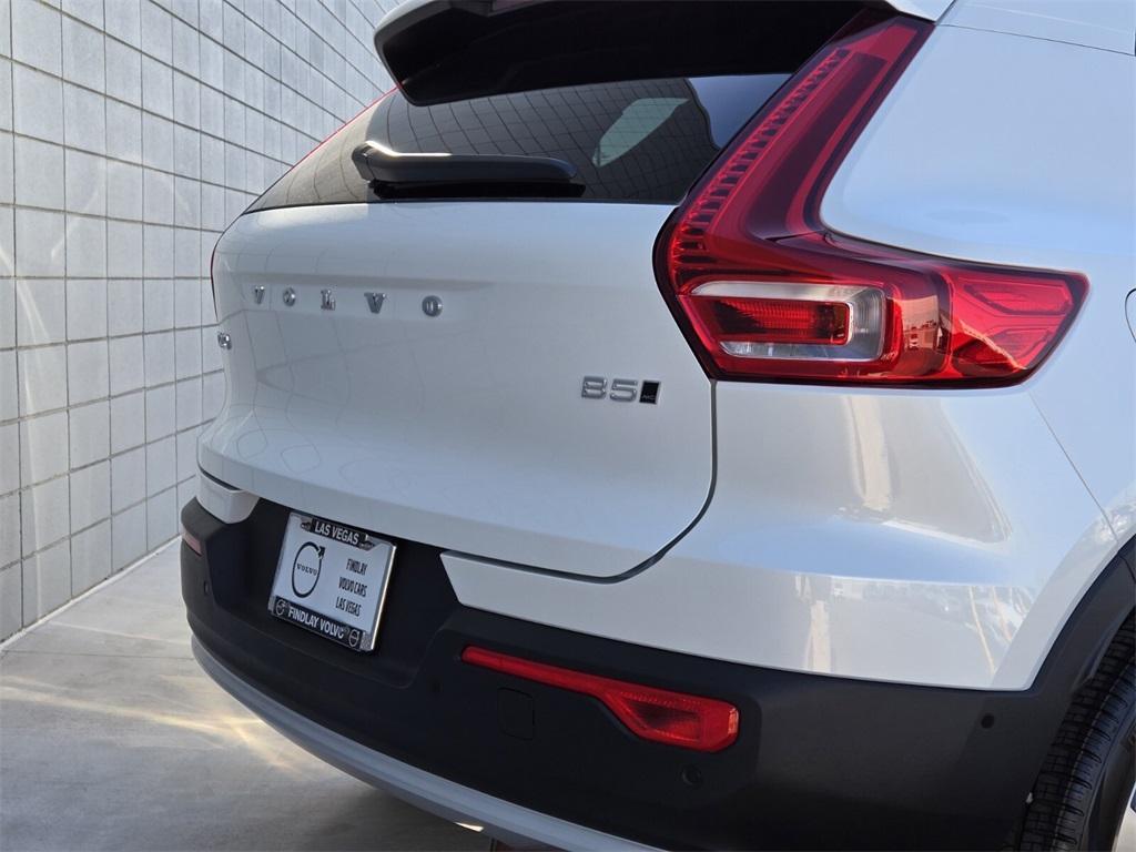 new 2025 Volvo XC40 car, priced at $46,038