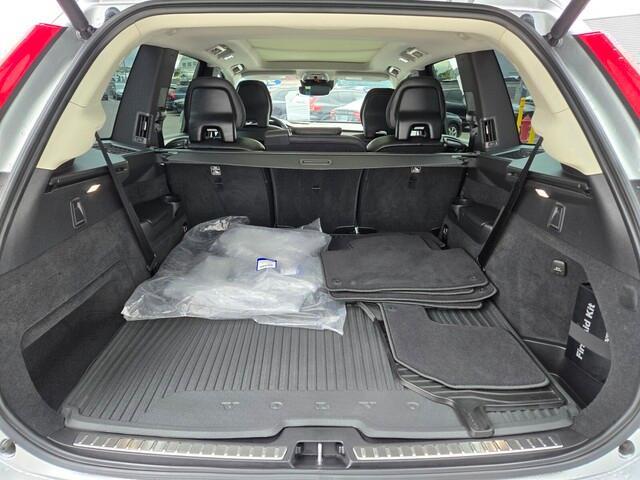 used 2022 Volvo XC90 car, priced at $36,684